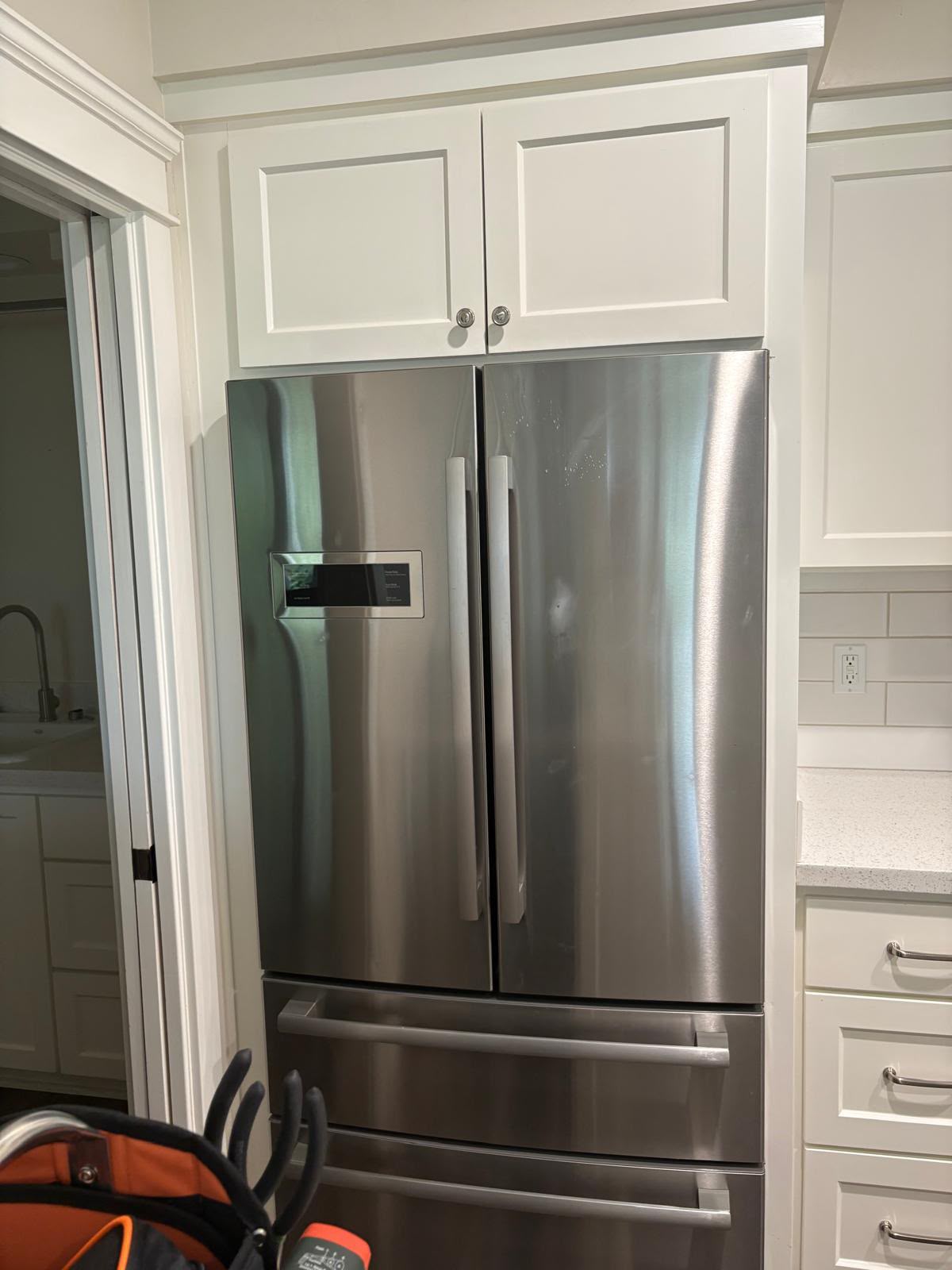 Refrigerator repair service
